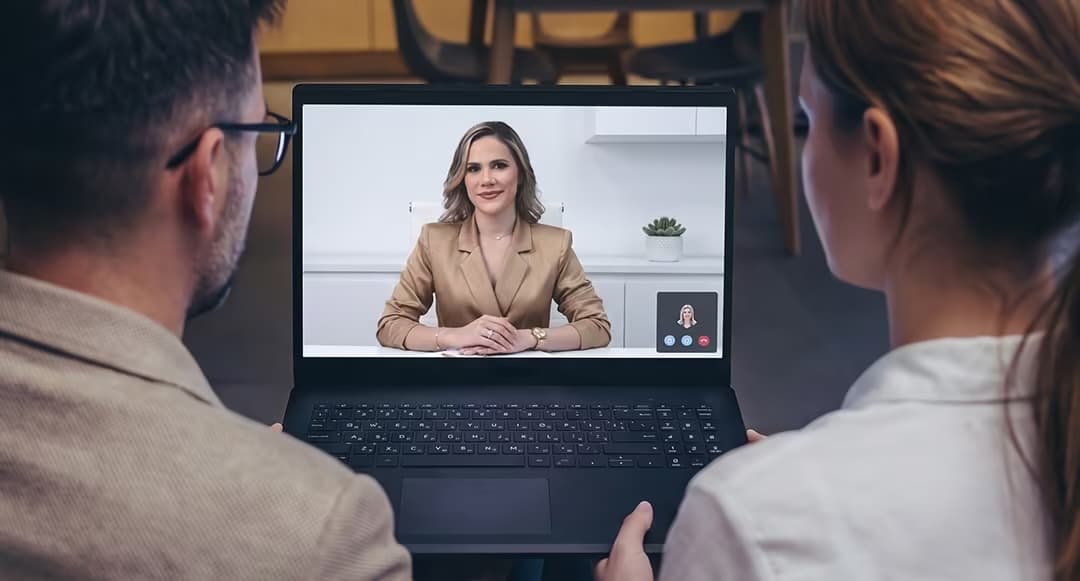 Una pareja en sesión por videollamada con Anette Espinet